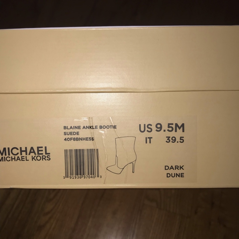 Michael Kors Blaine Suede Ankle Booties Heels - Picture 11 of 12